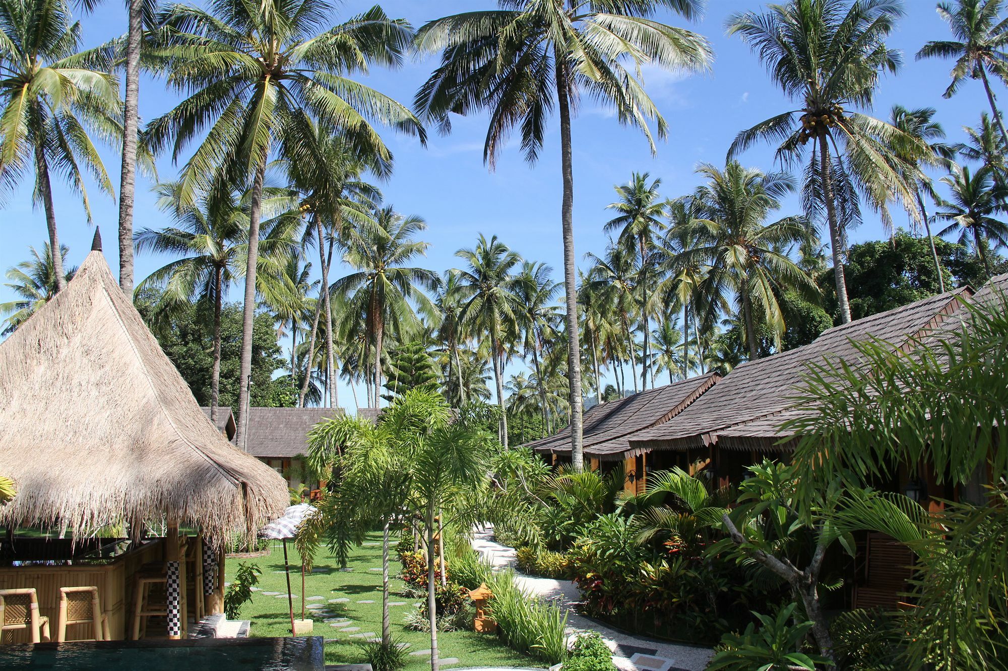 Reddoorz Plus @ Raya Senggigi Lombok Buitenkant foto